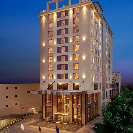 Doubletree By Hilton Váránasí Exteriér fotografie