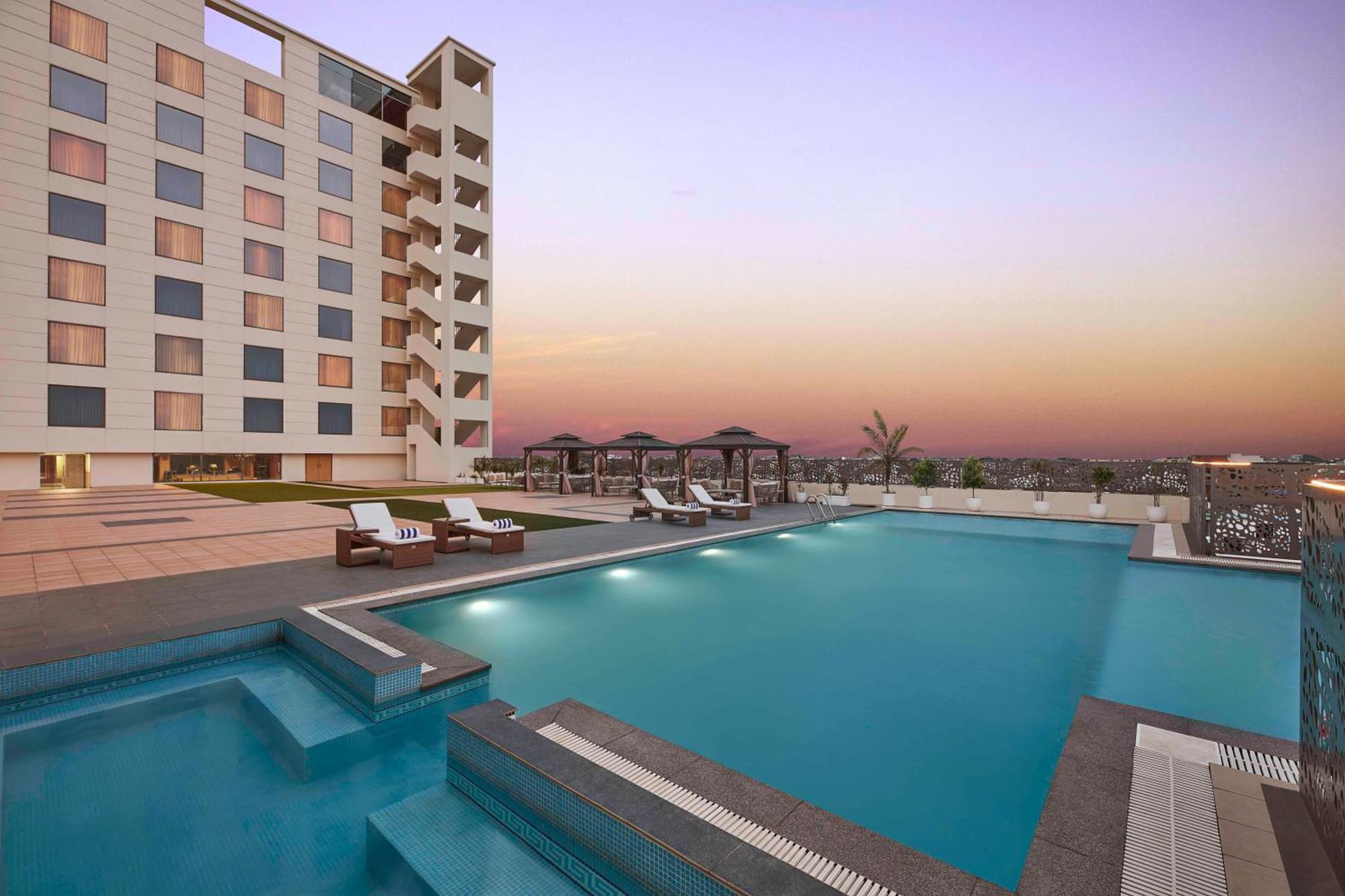 Doubletree By Hilton Váránasí Exteriér fotografie